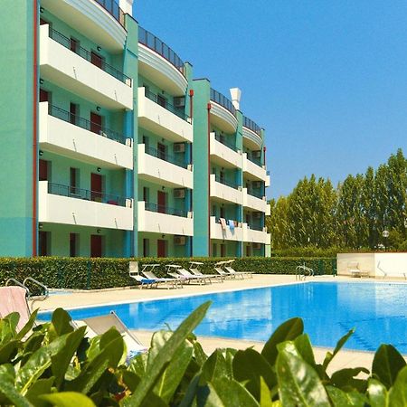 Apartment In Caorle With Heating Bagian luar foto