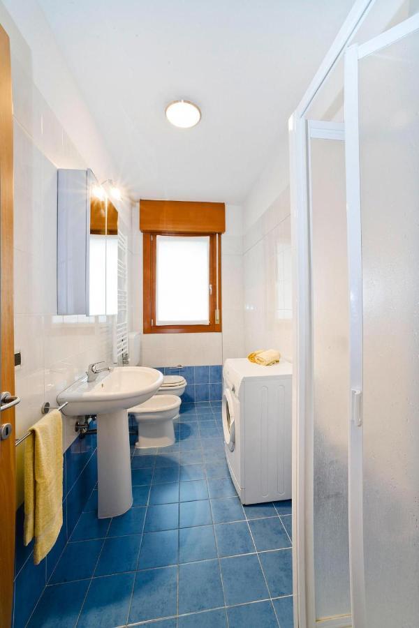 Apartment In Caorle With Heating Bagian luar foto